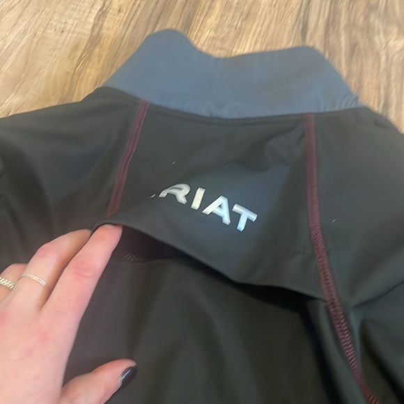 Ariat Cold Series 1/4 zip size medium - black and grey - Picture 8 of 11